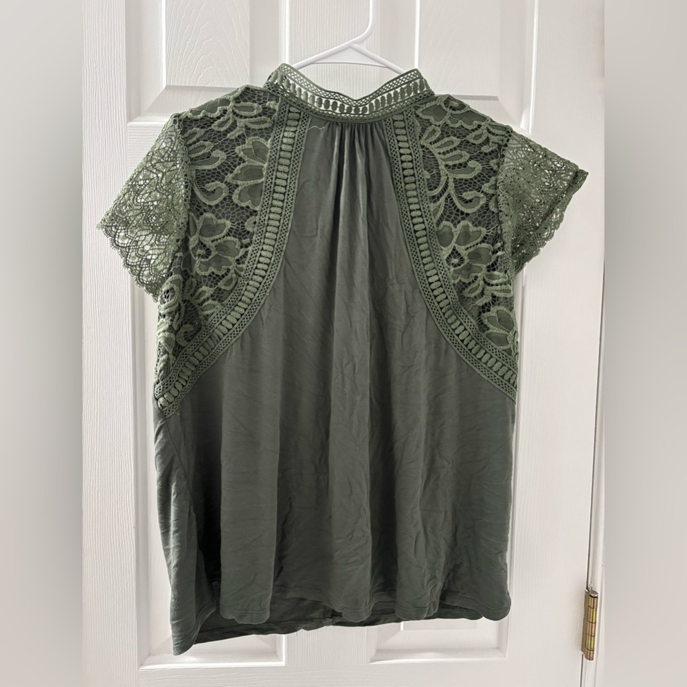 Cable & Gauge Olive Lace Accent Blouse